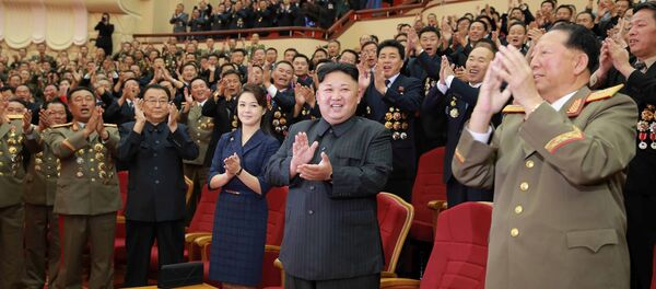 Kuzey Kore lideri Kim Jong Un, 3 Eylül'deki hidrojen bombası denemesine katkı yapan nükleer bilimciler ve mühendisler için yapılan kutlamaya katıldı Kuzey Kore lideri Kim Jong Un, 3 Eylül'deki hidrojen bombası denemesine katkı yapan nükleer bilimciler ve mühendisler için yapılan kutlamaya katıldı - Sputnik Türkiye