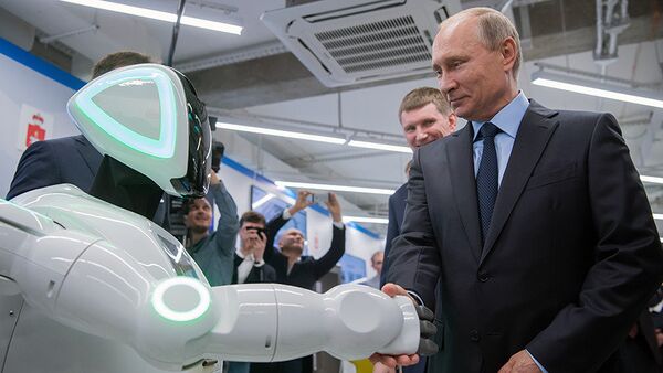 ‘Özgür Robot’ Putin’le tanıştı: Merhaba, Vladimir Putin - Sputnik Türkiye
