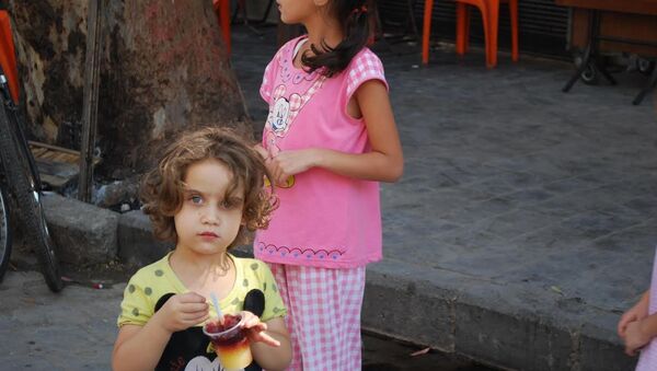 8 yaşındaki Suriyeli Saha - Sputnik Türkiye
