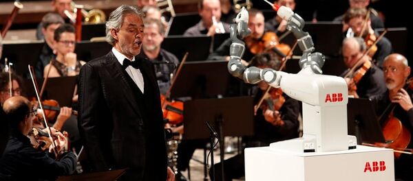 İtalyan tenor Andrea Bocelli - robot - Sputnik Türkiye