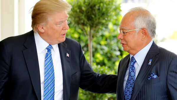 ABD Başkanı Donald Trump, Malezya Başbakanı Necip Rezak - Sputnik Türkiye