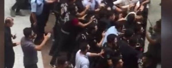 Şahinlerle Sarallar adliyede birbirine girdi - Sputnik Türkiye