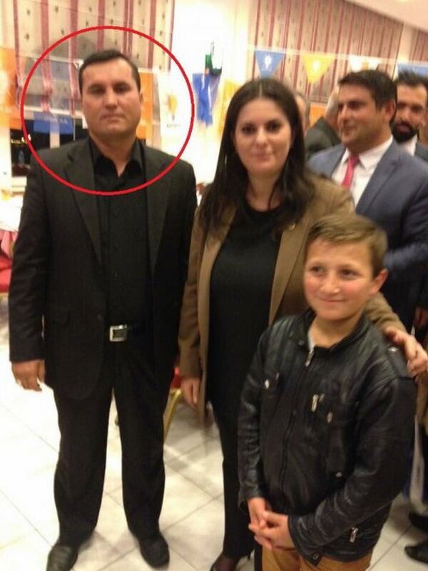 Çalışma ve Sosyal Güvenlik Bakanı Jülide Sarıeroğlu ve saldırgan Murat Alp - Sputnik Türkiye