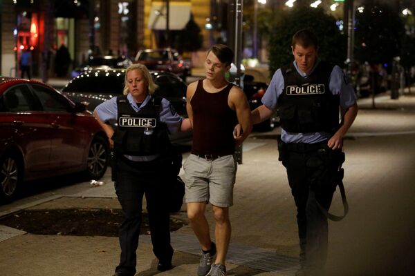 St.Louis'de eylemlerin 3. gününde 80'den fazla kişi gözaltına alındı - Sputnik Türkiye