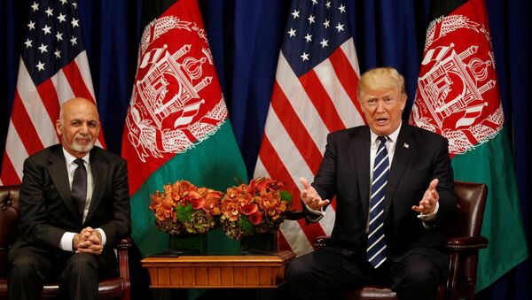 Afganistan Cumhurbaşkanı Eşref Gani, ABD Başkanı Donald Trump - Sputnik Türkiye