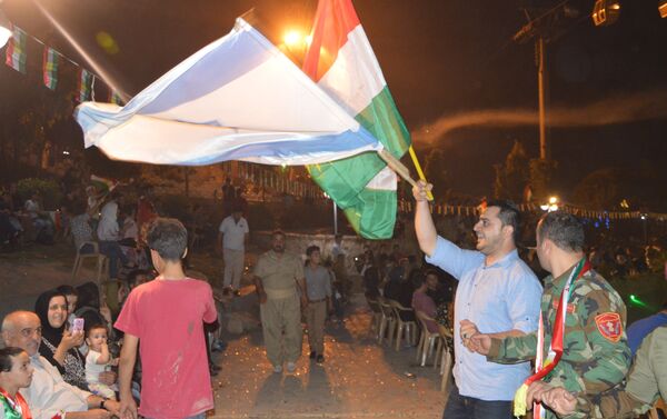 Erbil'deki bağımsızlık referandumu kutlamalarında İsrail bayrağı açıldı - Sputnik Türkiye