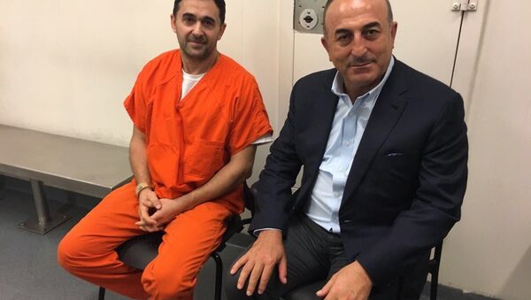 Dışişleri Bakanı Mevlüt Çavuşoğlu, Washington'da tutuklu 2 Türk'ü ziyaret etti - Sputnik Türkiye