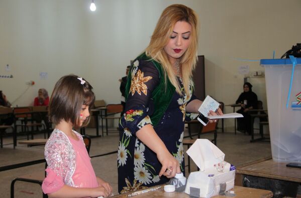 IKBY’deki referandumda kadınlar - Sputnik Türkiye