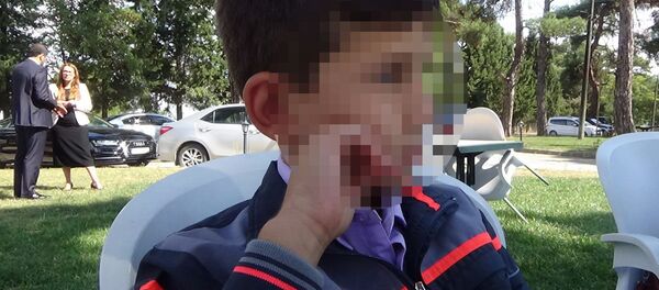 Okul önünde 'hırsız' ilan edilen öğrenci - Sputnik Türkiye