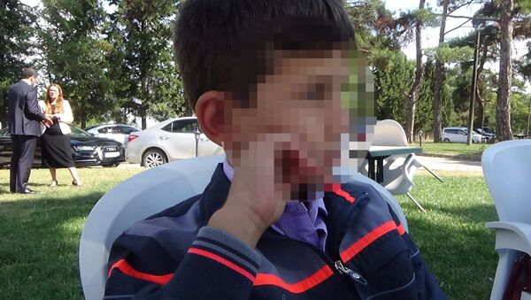 Okul önünde 'hırsız' ilan edilen öğrenci - Sputnik Türkiye