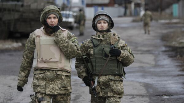Ukraynalı kadın askerler - Sputnik Türkiye