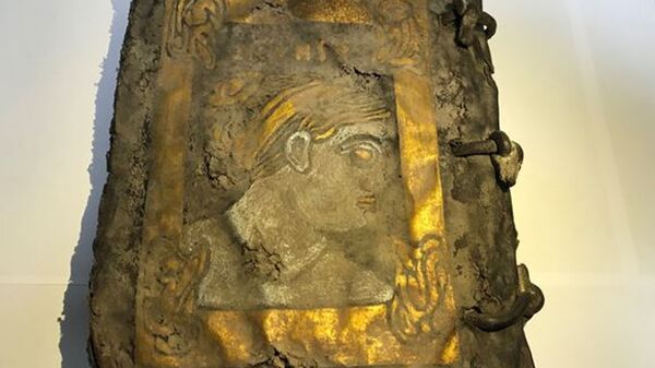 Bizans dönemine ait İncil, yurt dışına kaçırılamadan ele geçirildi    - Sputnik Türkiye