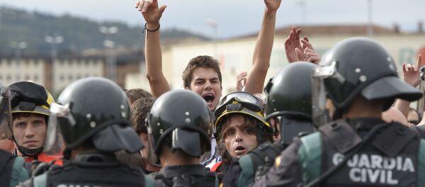 Katalonya'da bağımsızlık referandumu çatışmaları - Sputnik Türkiye