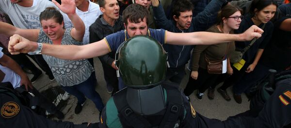 Katalonya'da Bağımsızlık referandumu çatışmaları - Sputnik Türkiye