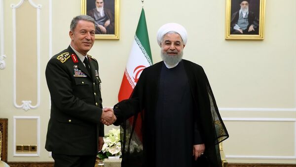 Genelkurmay Başkanı Orgeneral Hulusi Akar ile İran Cumhurbaşkanı Hasan Ruhani - Sputnik Türkiye