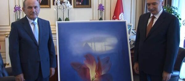 Eski ve yeni İstanbul belediye başkanları Kadir Topbaş -  Mevlüt Uysal - Sputnik Türkiye