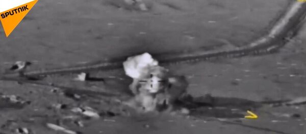 Rus jetleri, İdlib’deki El Nusra mevzilerini vurdu - Sputnik Türkiye