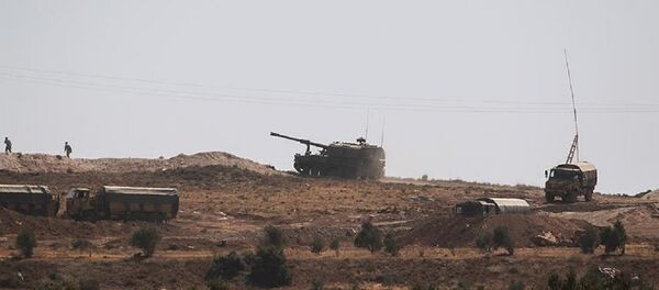 İdlib için sınıra çok sayıda komando ve zırhlı araç sevkiyatı - Sputnik Türkiye