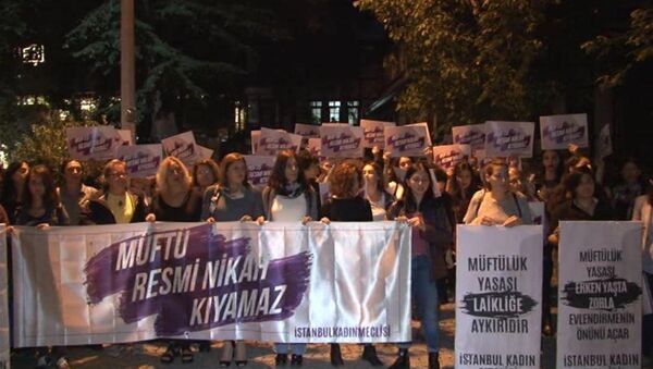 Kadınlardan 'Müftülük Yasası Geri Çekilsin' eylemi - Sputnik Türkiye