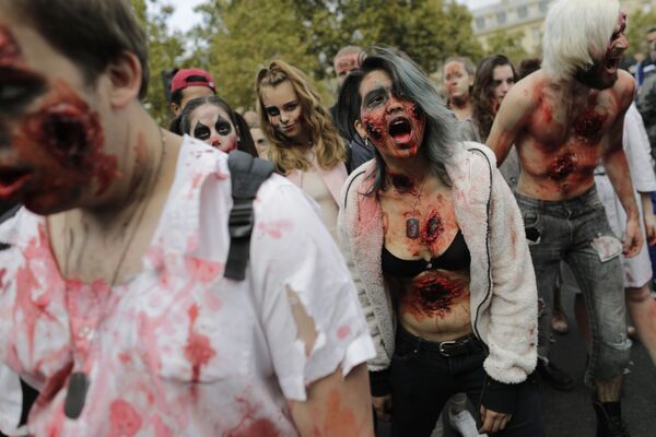 Paris'te zombi geçidi - Sputnik Türkiye