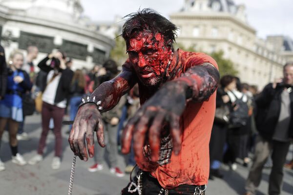 Paris'te zombi geçidi - Sputnik Türkiye