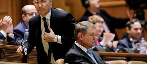 NATO Genel Sekreteri Jens Stoltenberg, Romanya Cumhurbaşkanı Klaus Iohannis - Sputnik Türkiye