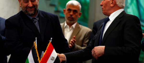 Hamas heyetinin başkanı Salih Aruri, Fetih hareketi lideri Azam Ahmed Hamas heyetinin başkanı Salih Aruri, Fetih hareketi lideri Azam Ahmed - Sputnik Türkiye