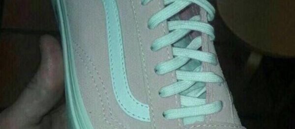 Bu spor ayakkabının rengi sosyal medyayı karıştırdı - Sputnik Türkiye