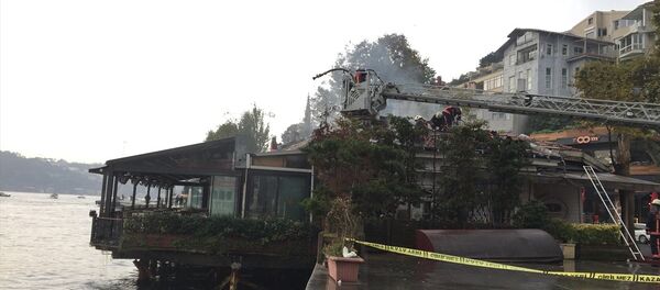 Rumeli Hisarı sahilindeki bir restoranda çıkan yangın - Sputnik Türkiye