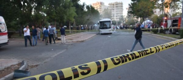 Mersin'de polis aracına bombalı saldırı - Sputnik Türkiye