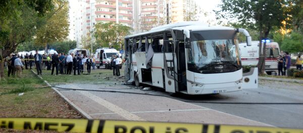 Mersin'de polis aracına bombalı saldırı - Sputnik Türkiye