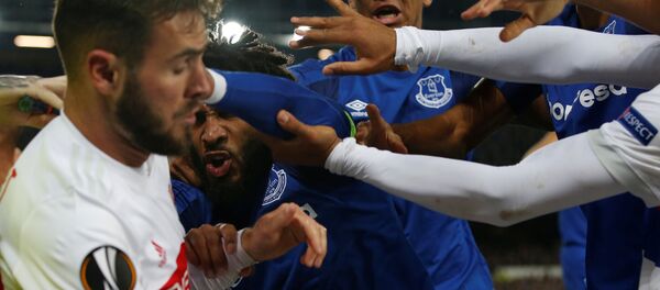 Lyon-Everton maçı, kavga - Sputnik Türkiye