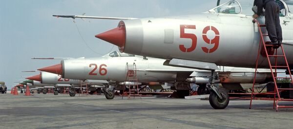 MiG-21 fighters at airfield - Sputnik Türkiye