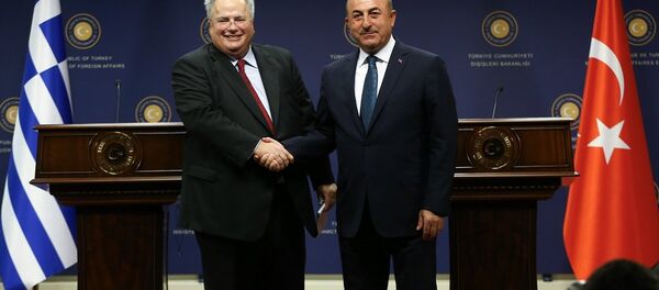 Dışişleri Bakanı Mevlüt Çavuşoğlu ve Yunanistan Dışişleri Bakanı Nikos Kocias - Sputnik Türkiye