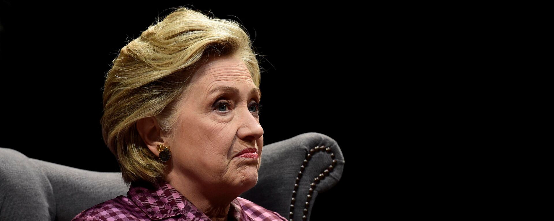 Former US Secretary of State, Hillary Clinton speaks during an interview with Mariella Frostrup at the Cheltenham Literature Festival in Cheltenham, Britain October 15, 2017. - Sputnik Türkiye, 1920, 26.02.2026