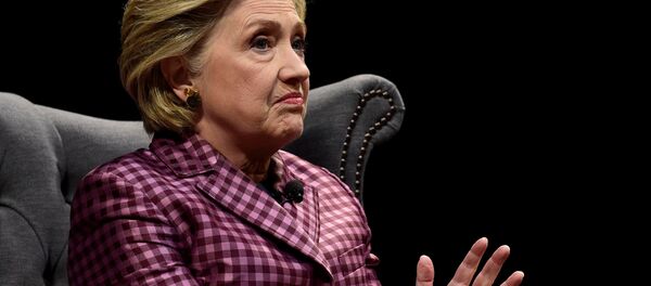Former US Secretary of State, Hillary Clinton speaks during an interview with Mariella Frostrup at the Cheltenham Literature Festival in Cheltenham, Britain October 15, 2017. - Sputnik Türkiye