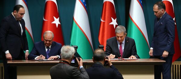 Özbekistan Dışişleri Bakanı Abdulaziz Kamilov ile Türkiye Sağlık Bakanı Ahmet Demircan - Sputnik Türkiye