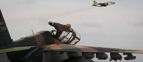 Su-25 taarruz uçakları pilotlarının uçuş eğitimi Su-25 taarruz uçakları pilotlarının uçuş eğitimi - Sputnik Türkiye