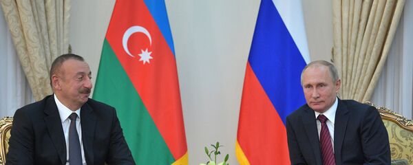 Azerbaycan Cumhurbaşkanı İlham Aliyev ve Rusya Devlet Başkanı Vladimir Putin - Sputnik Türkiye