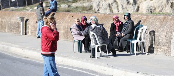 Şile açıklarında batan kuru yük gemisinde oldukları belirtilen mürettebatın yakınları - Sputnik Türkiye