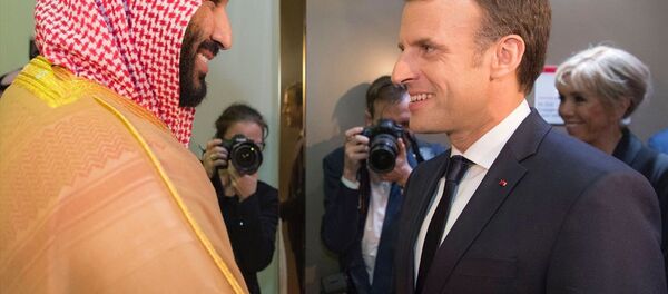 Fransa Cumhurbaşkanı Emmanuel Macron- Suudi Arabistan Veliaht Prensi ve Savunma Bakanı Muhammed bin Selman - Sputnik Türkiye