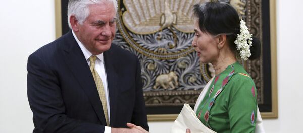 ABD Dışişleri Bakanı Rex Tillerson- Myanmar lideri Aung San Suu Kyi - Sputnik Türkiye