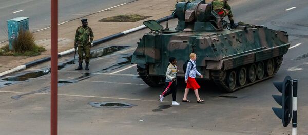 Zimbabve'de ordu yönetimin kontrolünü eline aldı - Sputnik Türkiye