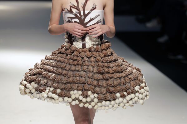 ‘Tatlı’ moda: Beyrut’ta çikolatadan elbiseler sergilendi - Sputnik Türkiye