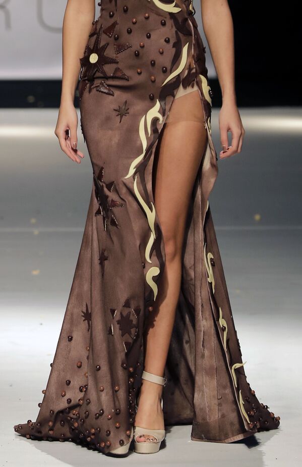 ‘Tatlı’ moda: Beyrut’ta çikolatadan elbiseler sergilendi - Sputnik Türkiye