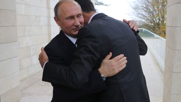 Rusya Devlet Başkanı Vladimir Putin, Suriyeli mevkidaşı Beşar Esad'la Soçi'de görüştü. - Sputnik Türkiye