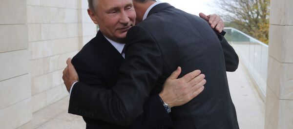 Rusya Devlet Başkanı Vladimir Putin, Suriyeli mevkidaşı Beşar Esad'la Soçi'de görüştü. - Sputnik Türkiye
