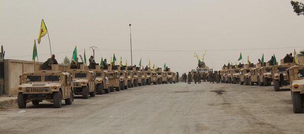 YPG, Deyr ez Zor'da Hummer'larla geçiş töreni yaptı - Sputnik Türkiye