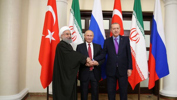 Cumhurbaşkanı Recep Tayyip Erdoğan, Rusya Devlet Başkanı Vladimir Putin ve İran Cumhurbaşkanı Hasan Ruhani - Sputnik Türkiye