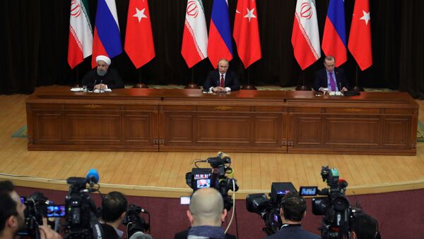 Rusya Devlet Başkanı Vladimir Putin, Cumhurbaşkanı Recep Tayyip Erdoğan ve İran Cumhurbaşkanı Hasan Ruhani - Sputnik Türkiye
